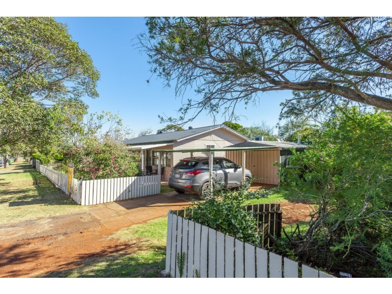 1 McLeish Street, Harristown QLD 4350