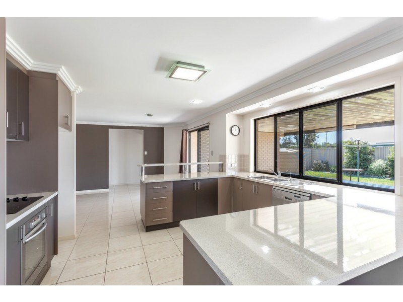 11 Grandslam Street, Glenvale QLD 4350
