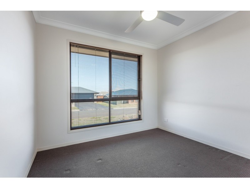 11 Grandslam Street, Glenvale QLD 4350