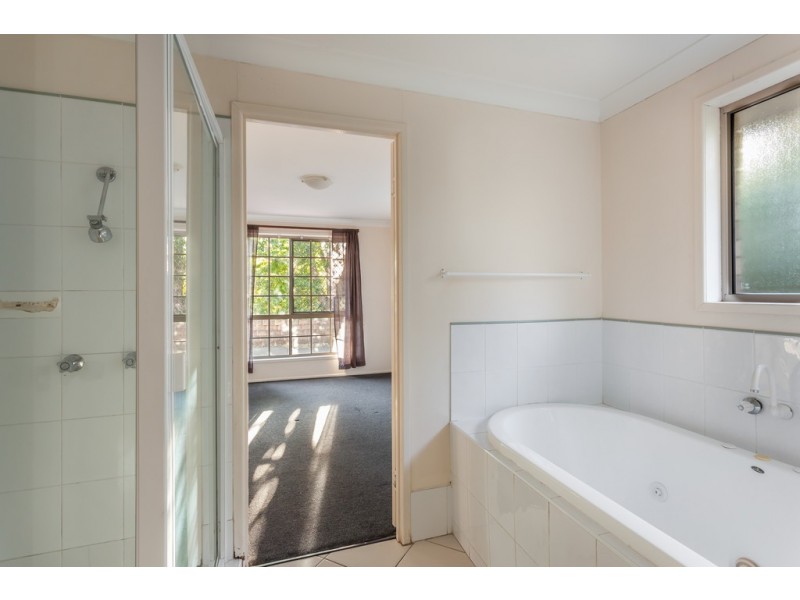 10 Moore Crescent, Wilsonton QLD 4350