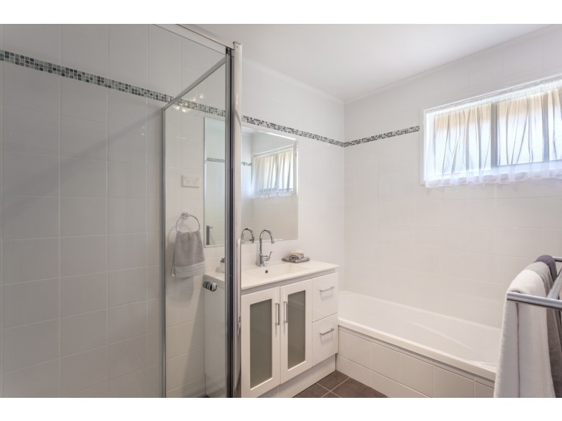 11 Doherty Street, Rockville QLD 4350