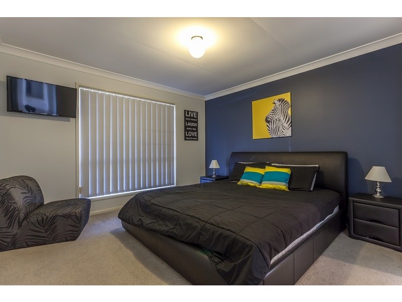 381 Spring Street, Kearneys Spring QLD 4350