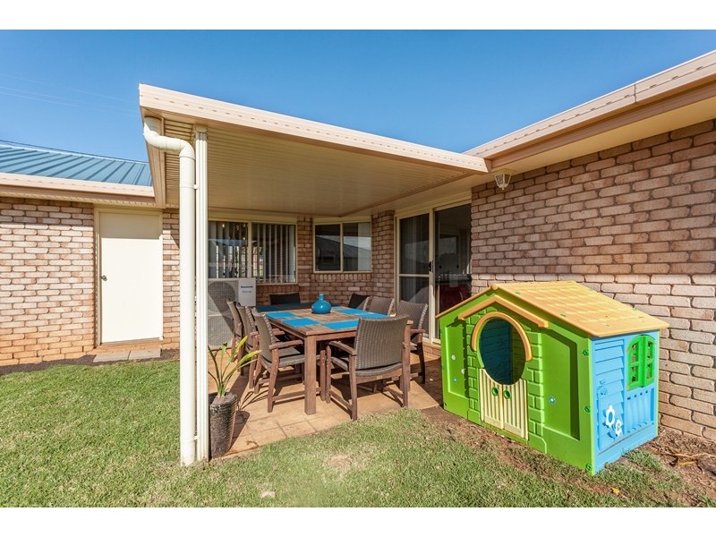 381 Spring Street, Kearneys Spring QLD 4350