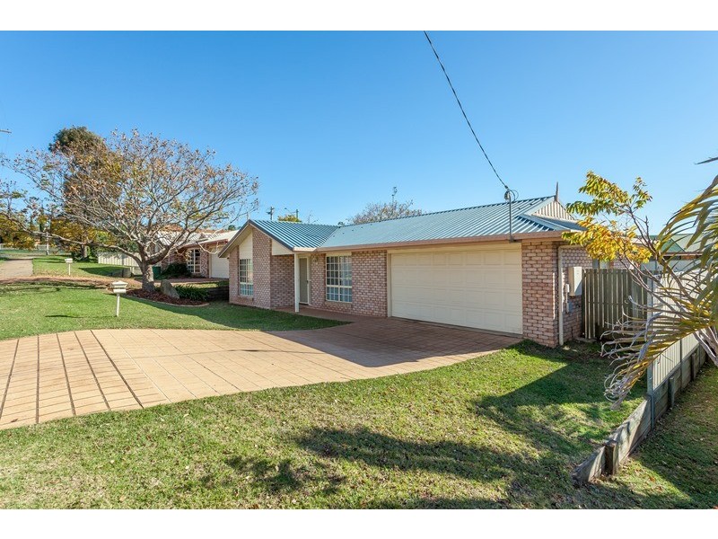 381 Spring Street, Kearneys Spring QLD 4350