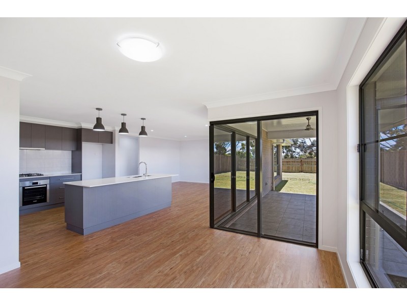 15 Entabeni Drive, Kearneys Spring QLD 4350