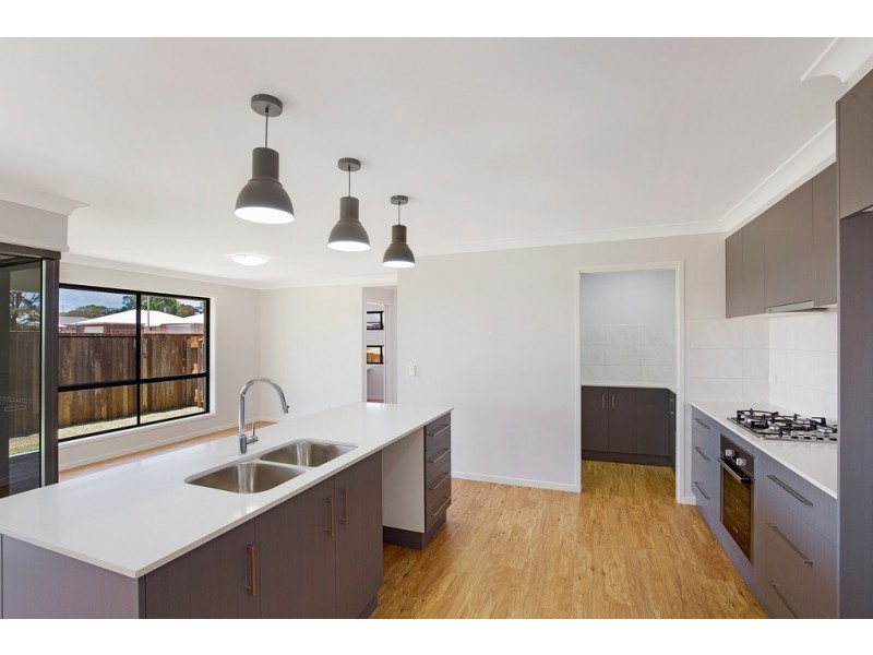 15 Entabeni Drive, Kearneys Spring QLD 4350