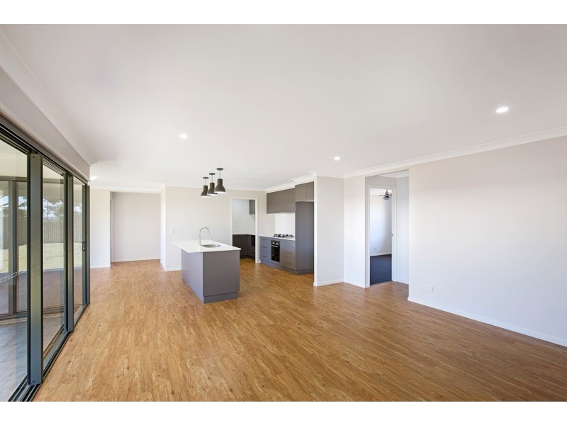 15 Entabeni Drive, Kearneys Spring QLD 4350