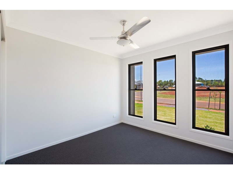 15 Entabeni Drive, Kearneys Spring QLD 4350