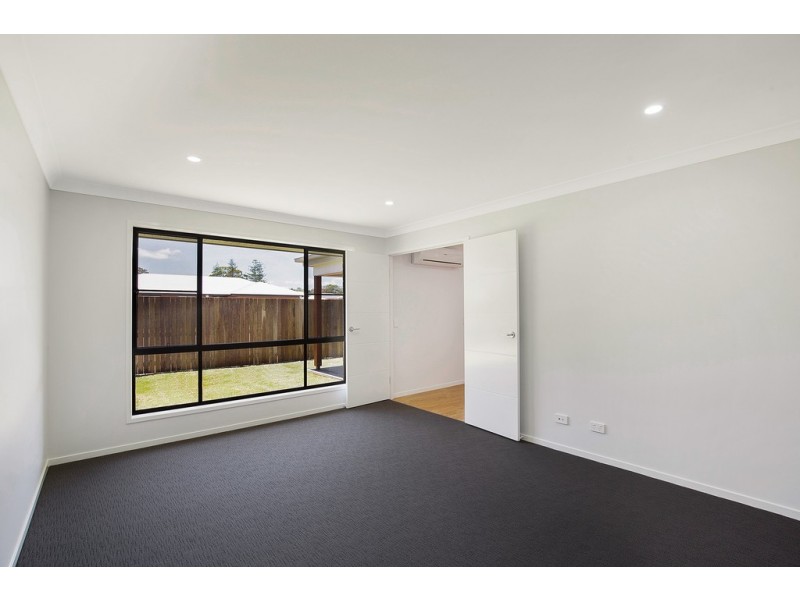 15 Entabeni Drive, Kearneys Spring QLD 4350