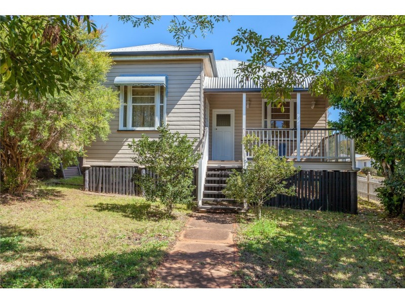 95 Ramsay Street, Centenary Heights QLD 4350