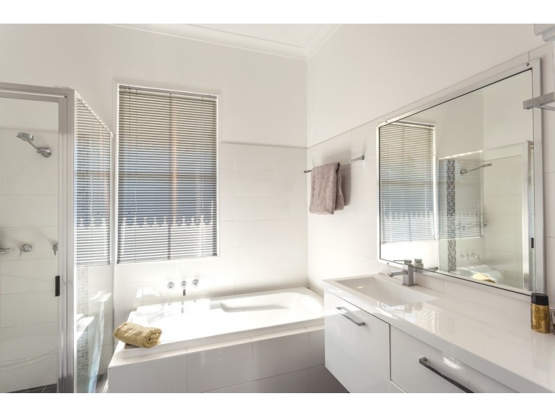 95 Ramsay Street, Centenary Heights QLD 4350