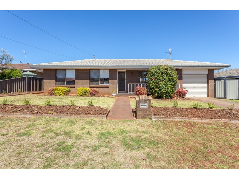 41 Cabarita Crescent, Glenvale QLD 4350