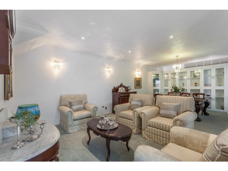 6 Llanwynne Court, Middle Ridge QLD 4350