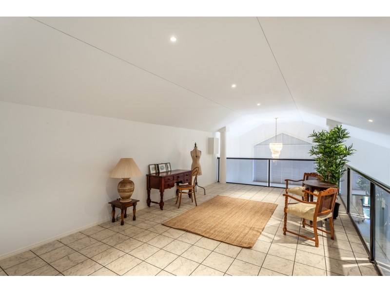 6 Llanwynne Court, Middle Ridge QLD 4350