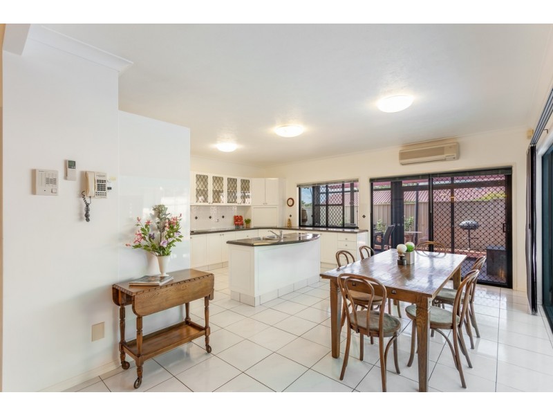 6 Llanwynne Court, Middle Ridge QLD 4350