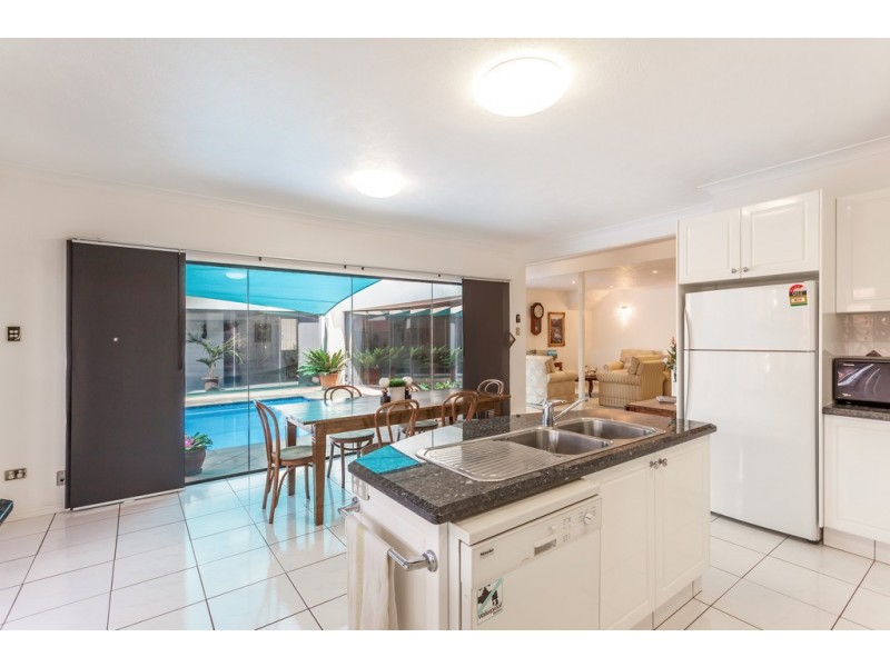 6 Llanwynne Court, Middle Ridge QLD 4350