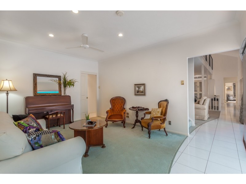 6 Llanwynne Court, Middle Ridge QLD 4350