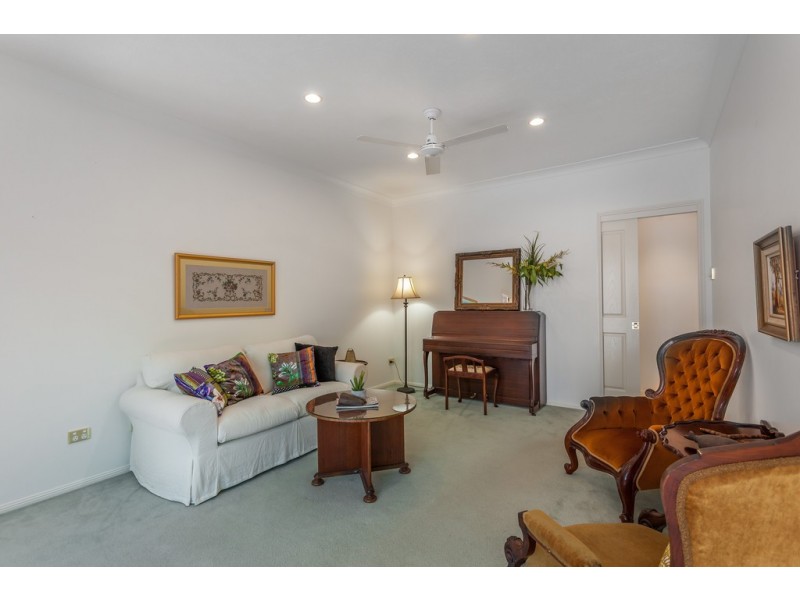 6 Llanwynne Court, Middle Ridge QLD 4350