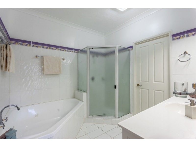 6 Llanwynne Court, Middle Ridge QLD 4350