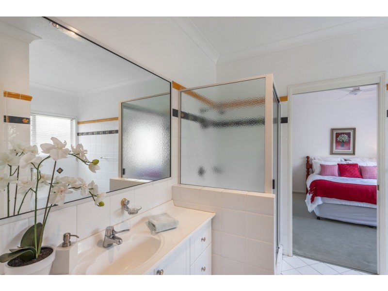 6 Llanwynne Court, Middle Ridge QLD 4350