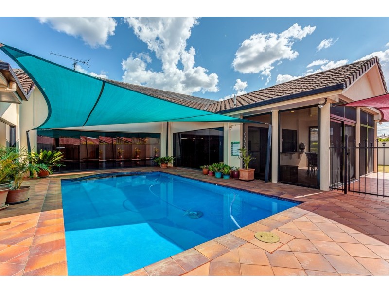 6 Llanwynne Court, Middle Ridge QLD 4350