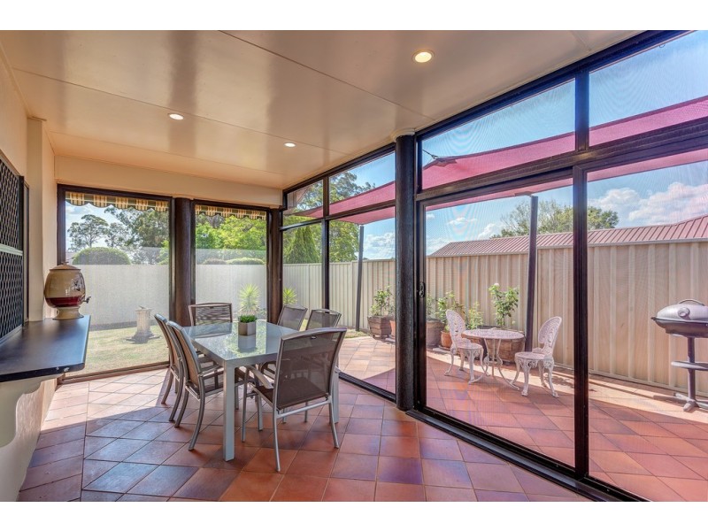 6 Llanwynne Court, Middle Ridge QLD 4350