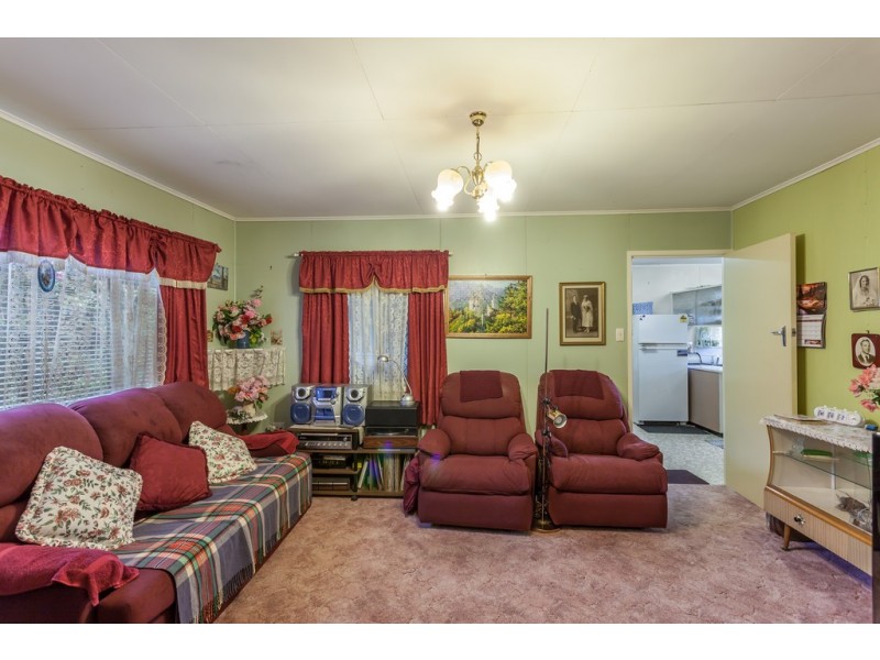 46 Jellicoe Street, Mount Lofty QLD 4350