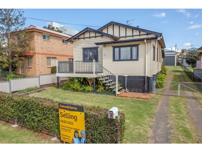 9 Pechey Street, South Toowoomba QLD 4350