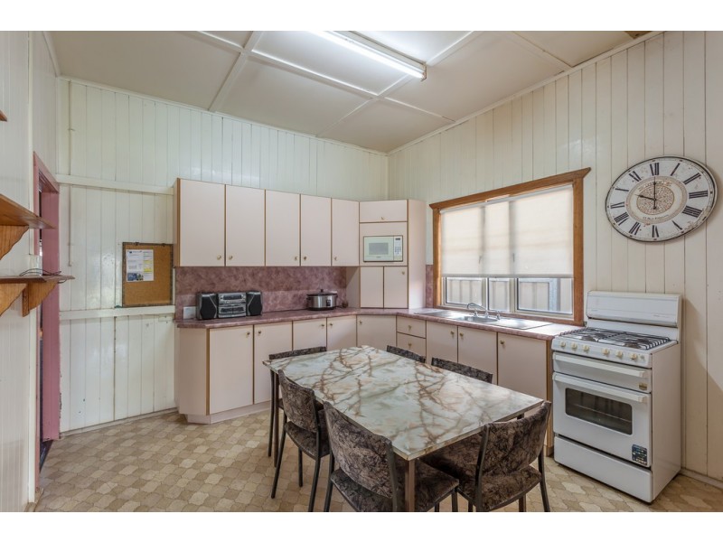 9 Pechey Street, South Toowoomba QLD 4350