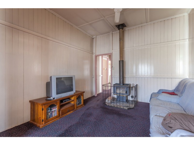 9 Pechey Street, South Toowoomba QLD 4350