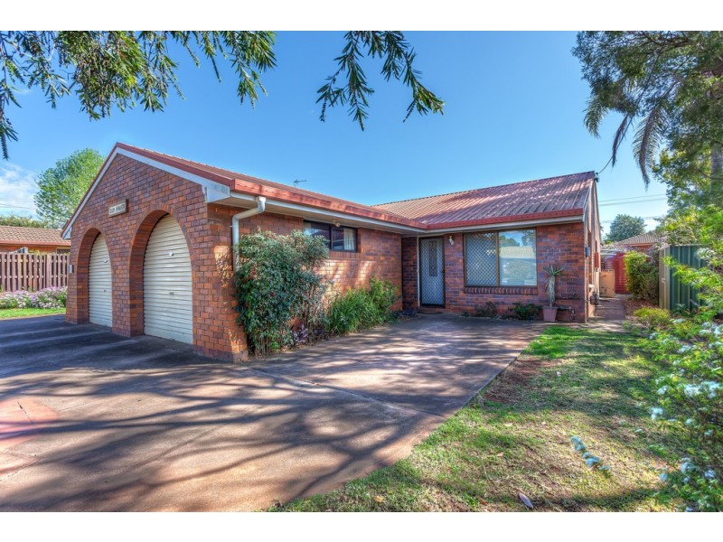 2/61 Agnes Street, Centenary Heights QLD 4350