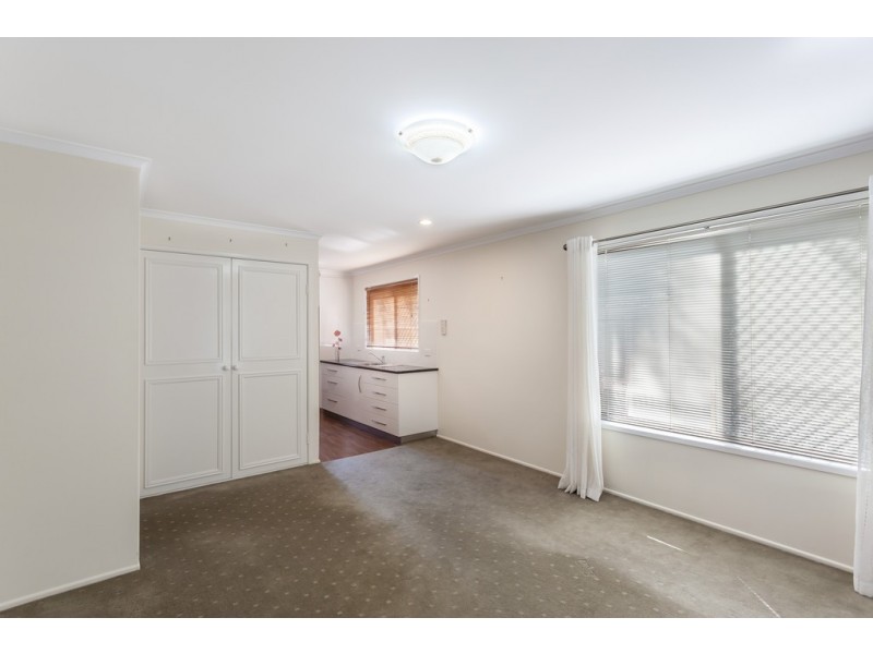 2/61 Agnes Street, Centenary Heights QLD 4350