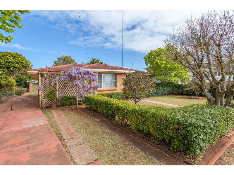 19 Jean Street, Harristown QLD 4350