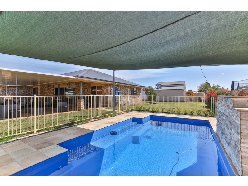 12 Jacquelyn Court, Oakey QLD 4401