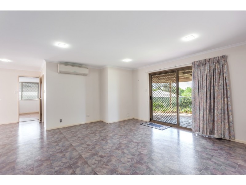 7 Daisy Court, Middle Ridge QLD 4350