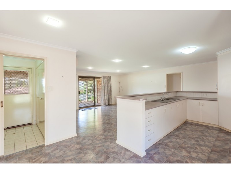 7 Daisy Court, Middle Ridge QLD 4350