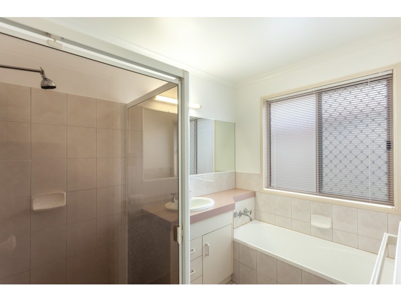 7 Daisy Court, Middle Ridge QLD 4350