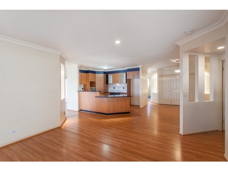 9 Chifley Court, Middle Ridge QLD 4350