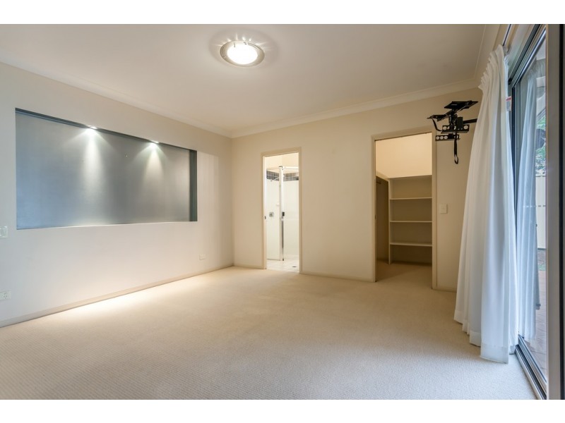 9 Chifley Court, Middle Ridge QLD 4350