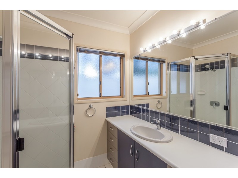 9 Chifley Court, Middle Ridge QLD 4350