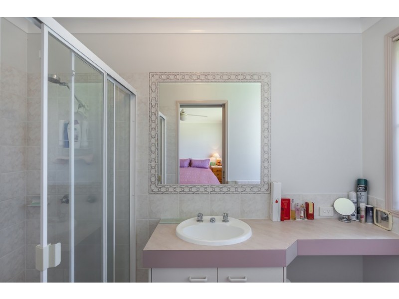 4 Zinnia Court, Middle Ridge QLD 4350