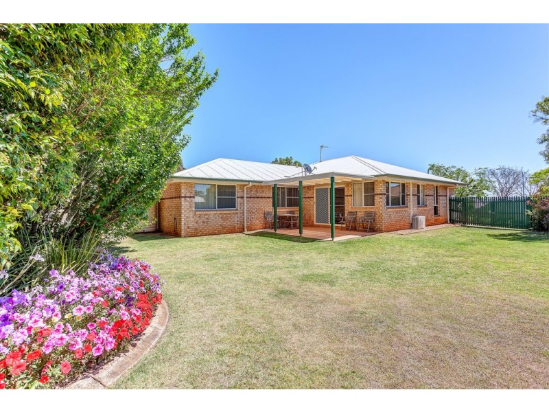 4 Zinnia Court, Middle Ridge QLD 4350