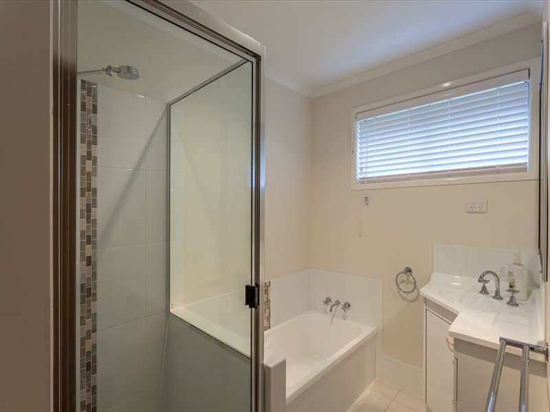 66 Hoey Street, Kearneys Spring QLD 4350