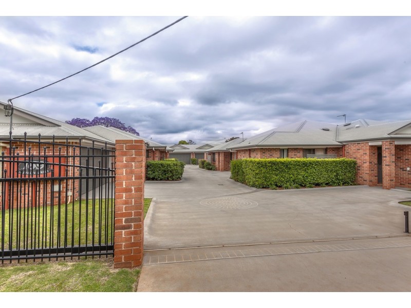 3/169 Alderley Street, Centenary Heights QLD 4350