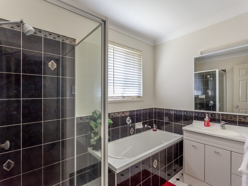 13 Lobwein Court, Middle Ridge QLD 4350