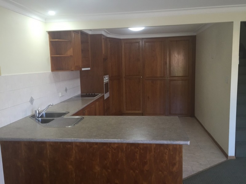 2/414 Stenner Street, Kearneys Spring QLD 4350