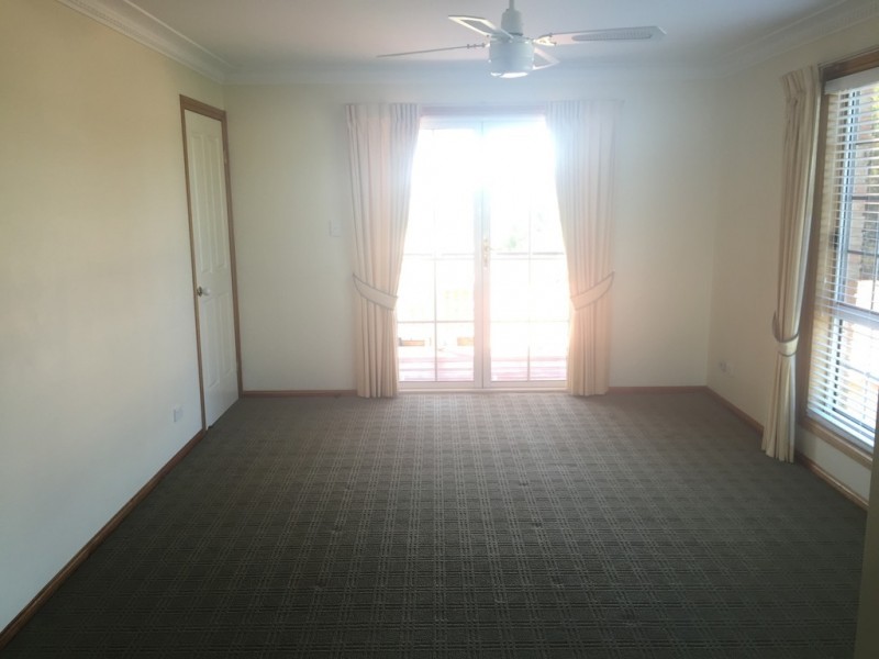 2/414 Stenner Street, Kearneys Spring QLD 4350