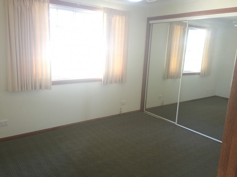 2/414 Stenner Street, Kearneys Spring QLD 4350