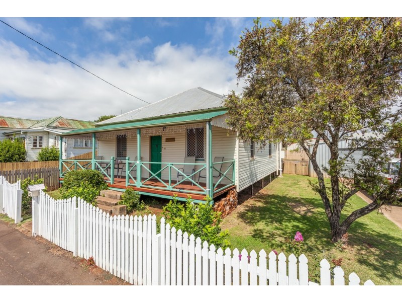 45 West Street, Newtown QLD 4350