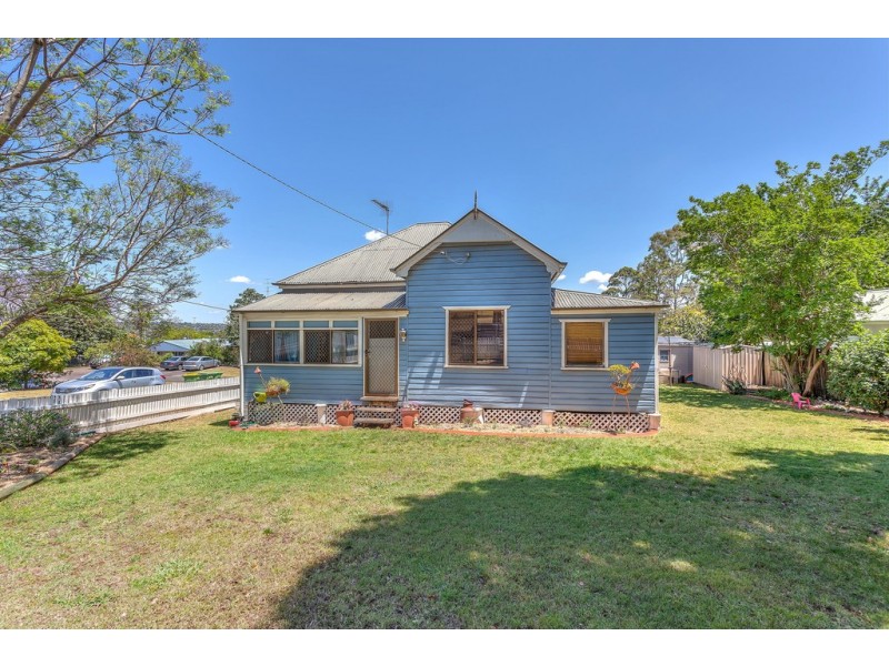 79 Ruthven Street, Harlaxton QLD 4350